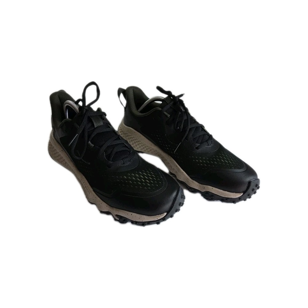 Under Armour Charged  Sneaker‎ Men's 10.5 BLACK GREEN CREAM